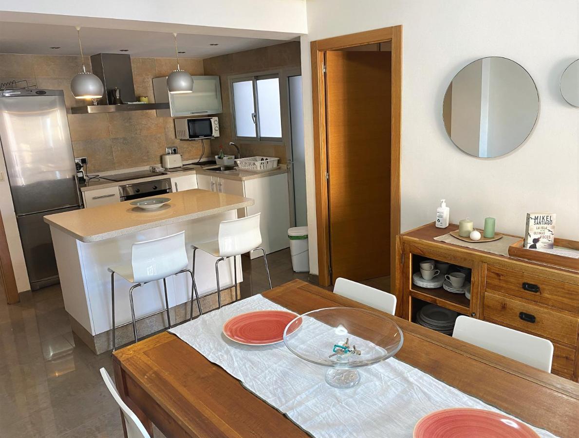 Renovated Apartment Steps Away From The Beach Кульєра Екстер'єр фото